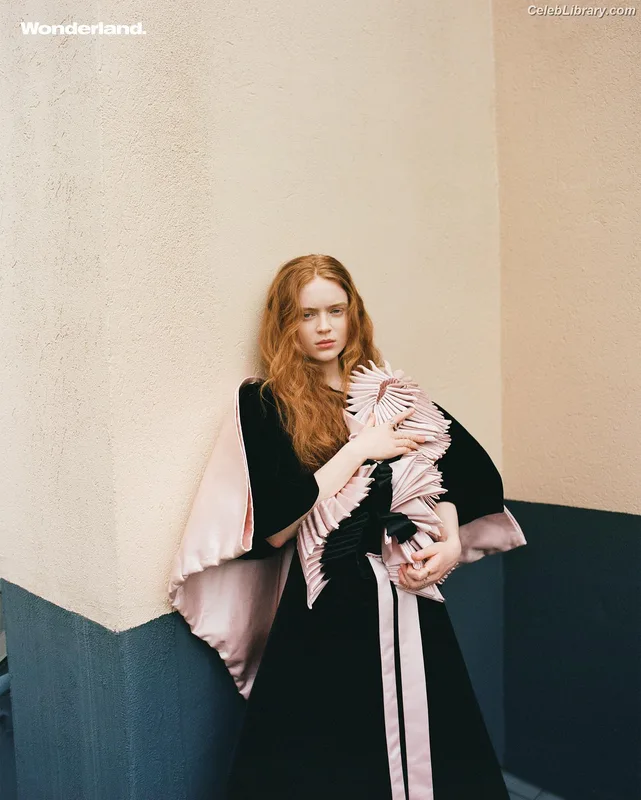 Sadie Sink photo 2 of 1907