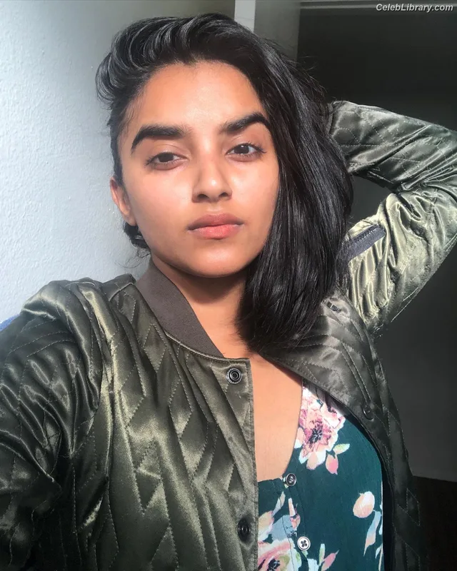 Sahana Srinivasan photo 2 of 54