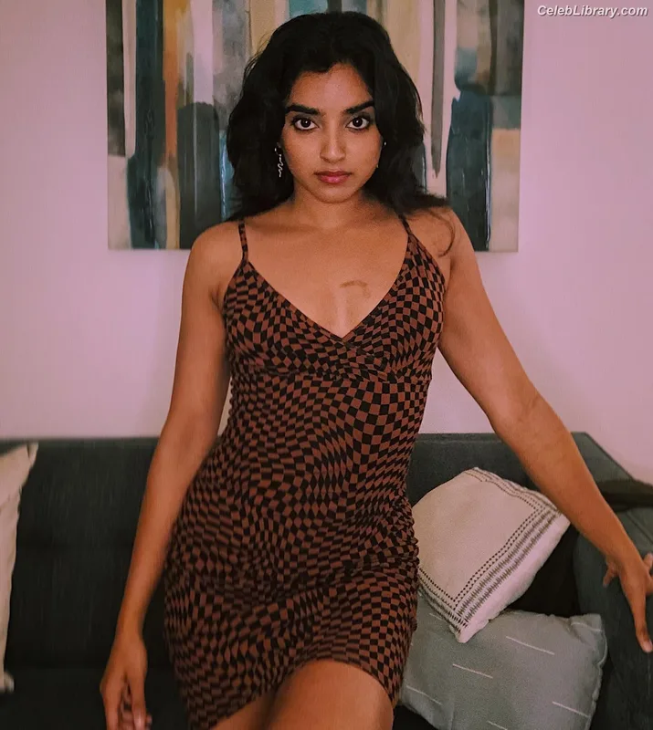 Sahana Srinivasan photo 8 of 54