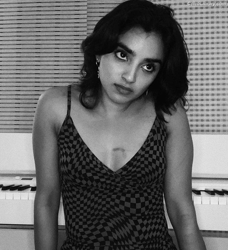 Sahana Srinivasan photo 9 of 54