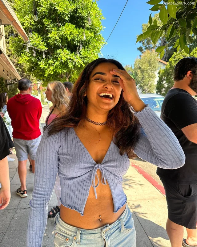 Sahana Srinivasan photo 4 of 54