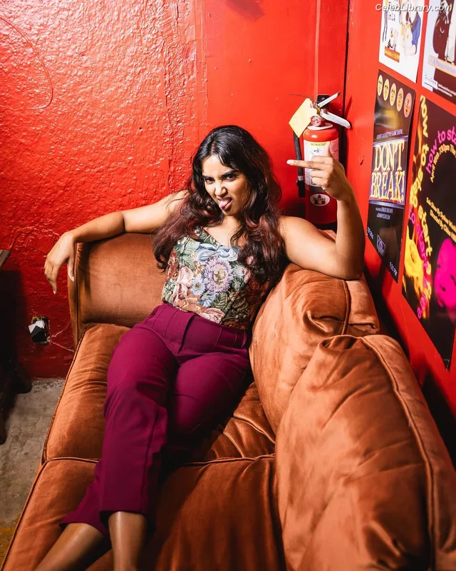 Sahana Srinivasan photo 8 of 54