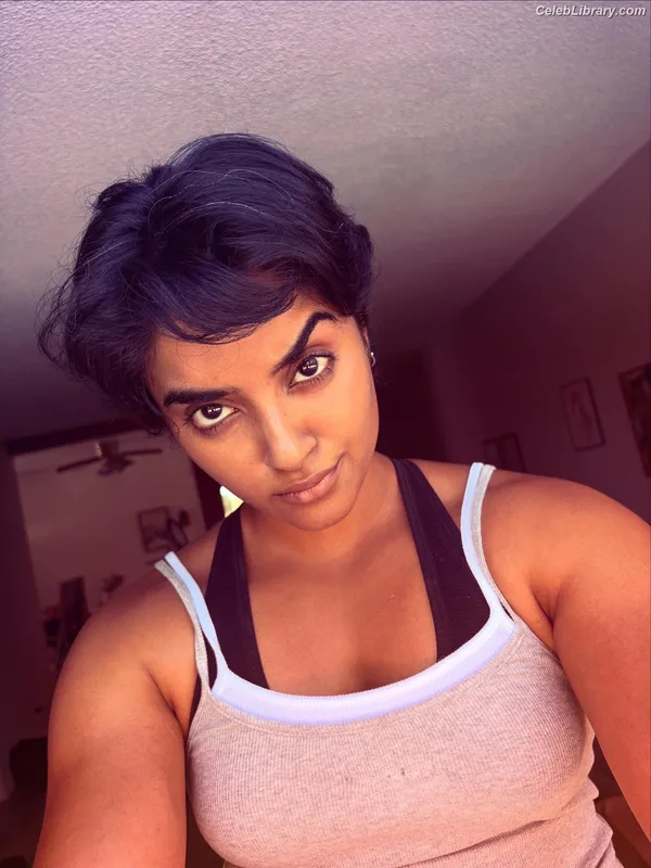 Sahana Srinivasan photo 24 of 54