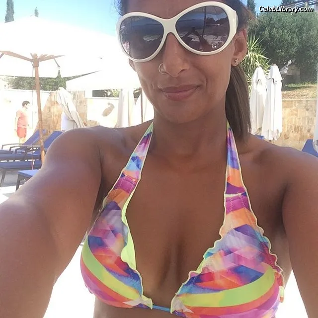 Saira Khan photo 18 of 142