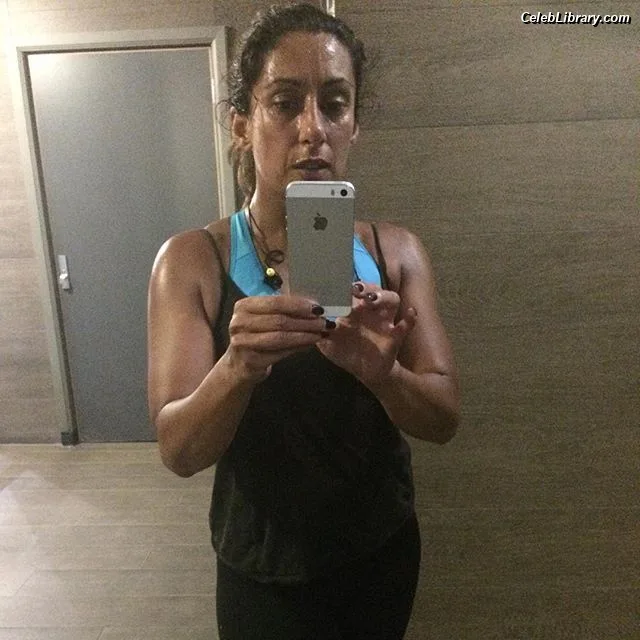 Saira Khan photo 20 of 142