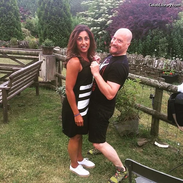 Saira Khan photo 21 of 142