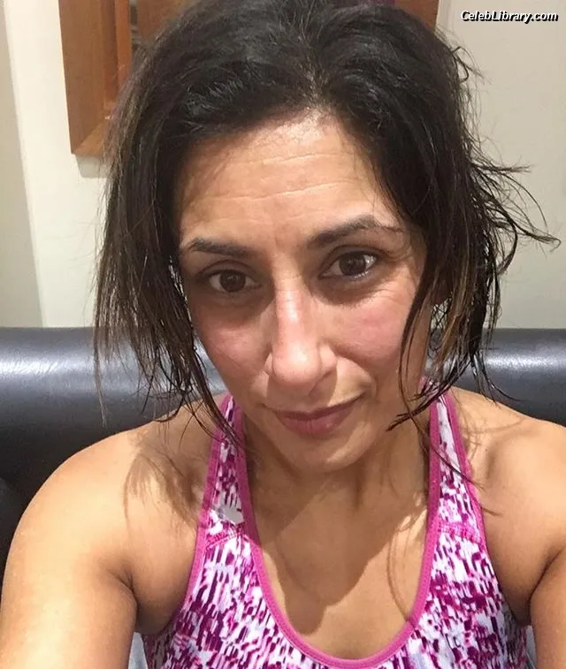 Saira Khan photo 15 of 142