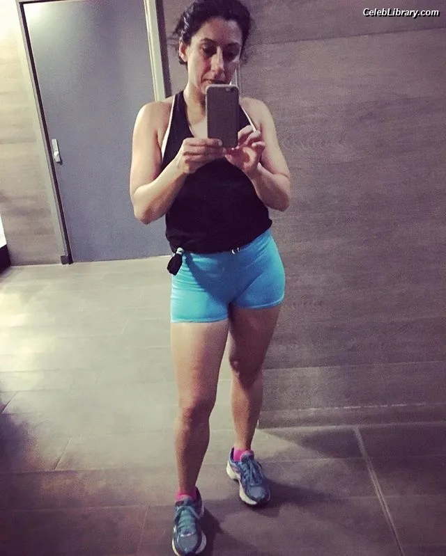 Saira Khan photo 22 of 142