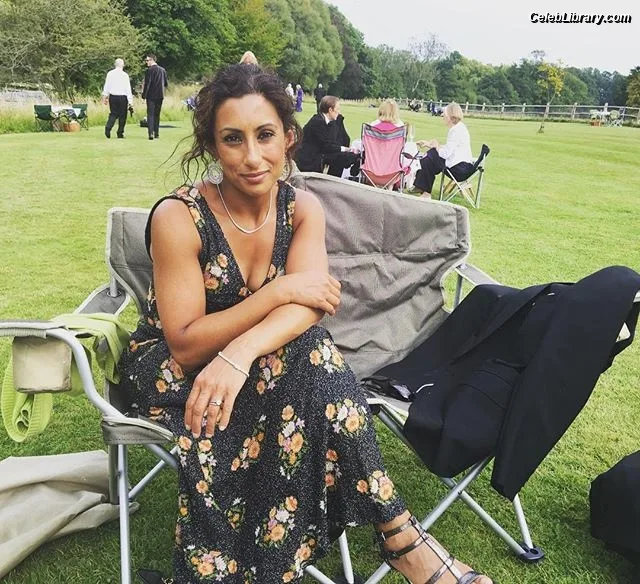 Saira Khan photo 10 of 142