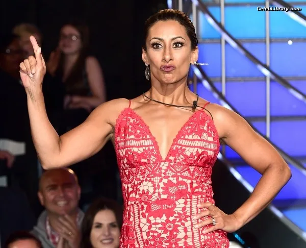 Saira Khan photo 15 of 142