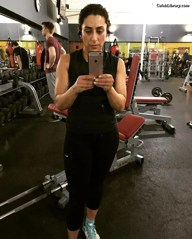Saira Khan photo 13 of 142