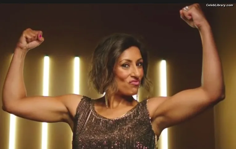 Saira Khan photo 3 of 142