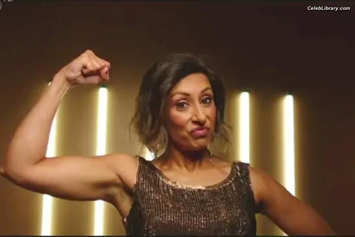 Saira Khan photo 18 of 142
