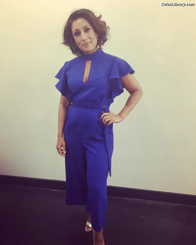 Saira Khan photo 13 of 142