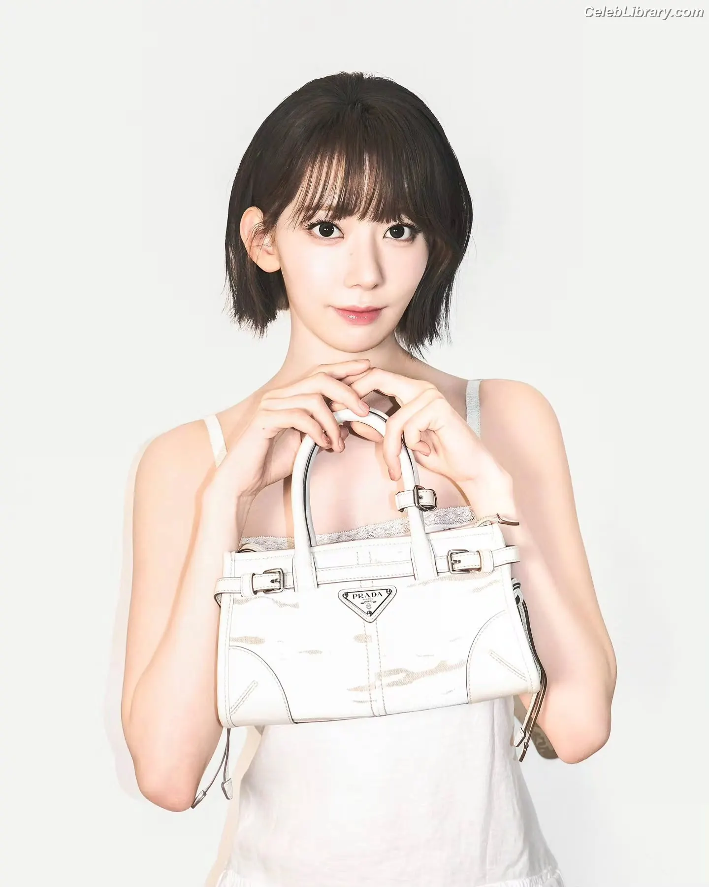 Sakura Miyawaki 宮脇 咲良 LESSERAFIM photo 20 of 729