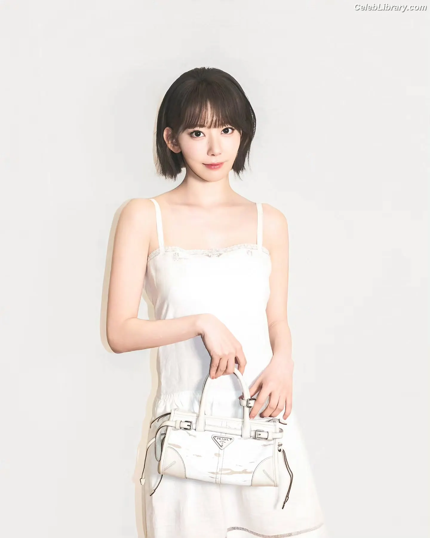Sakura Miyawaki 宮脇 咲良  LESSERAFIM photo 11 of 729