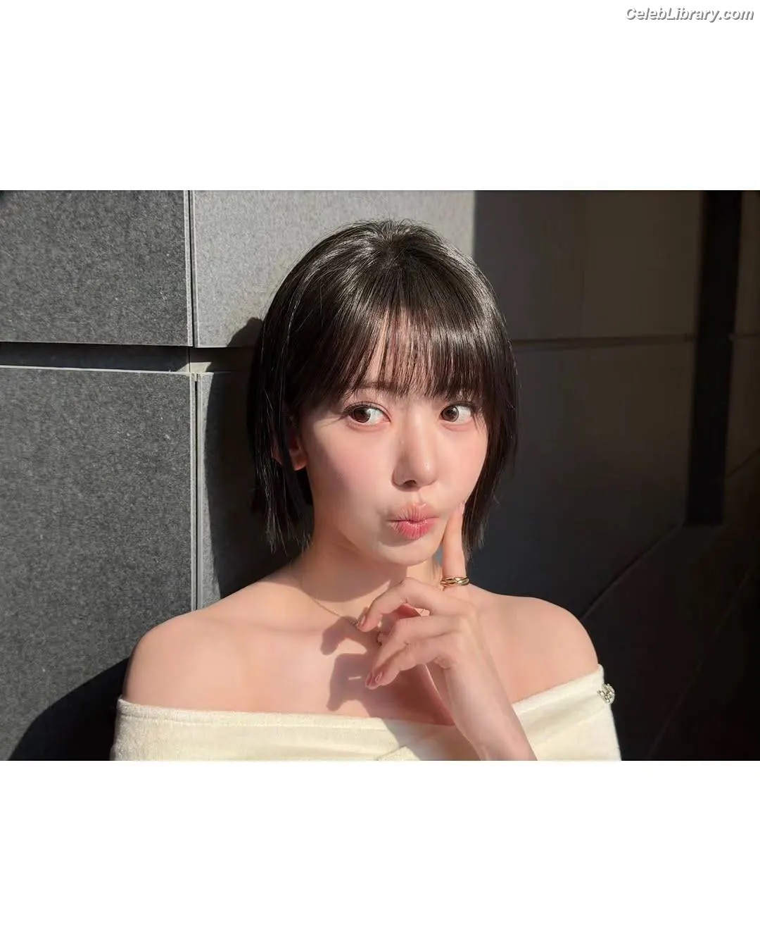 Sakura Miyawaki 宮脇 咲良  LESSERAFIM photo 12 of 729