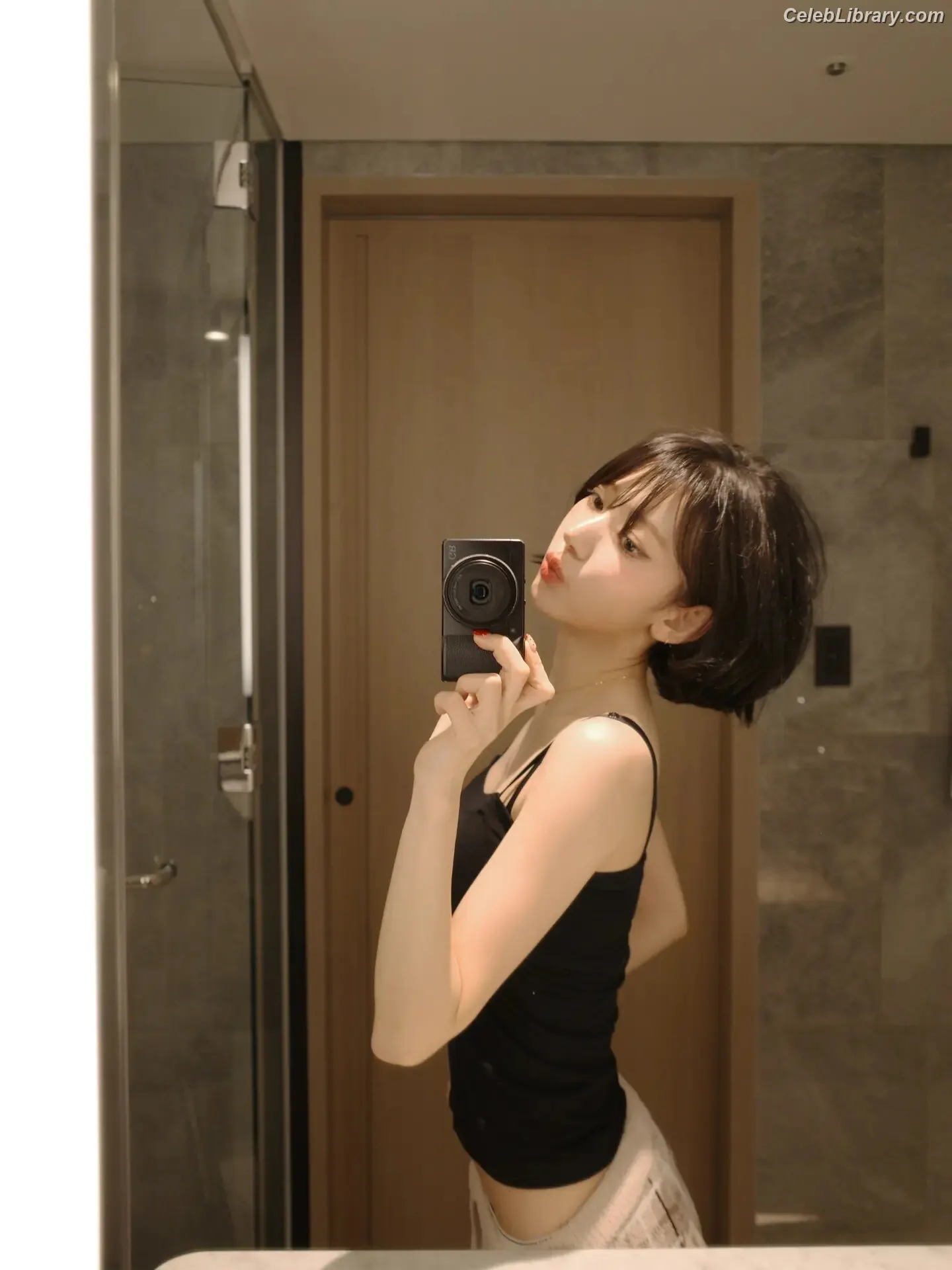 Sakura Miyawaki 宮脇 咲良  LESSERAFIM photo 18 of 729