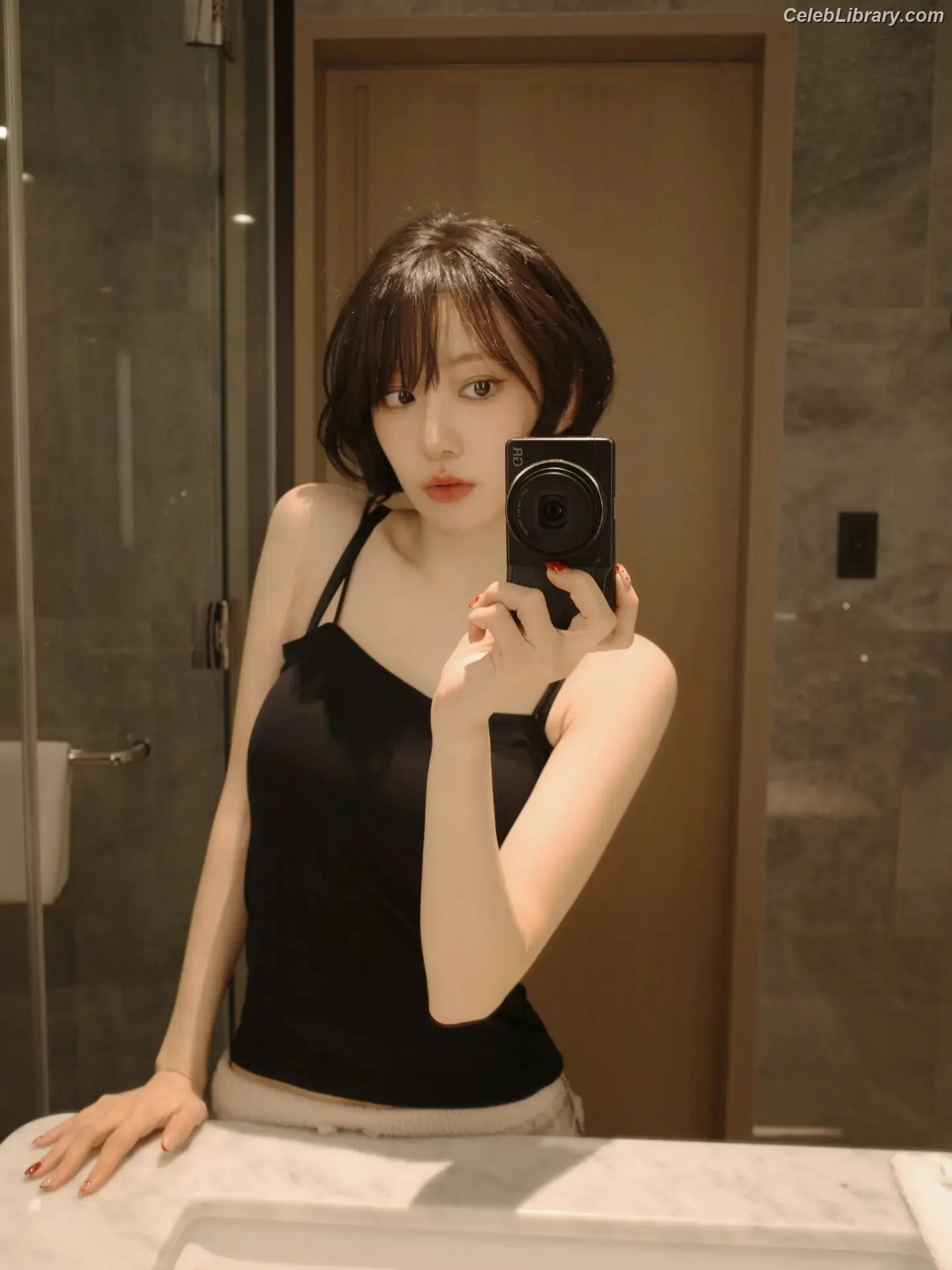 Sakura Miyawaki 宮脇 咲良  LESSERAFIM photo 20 of 729