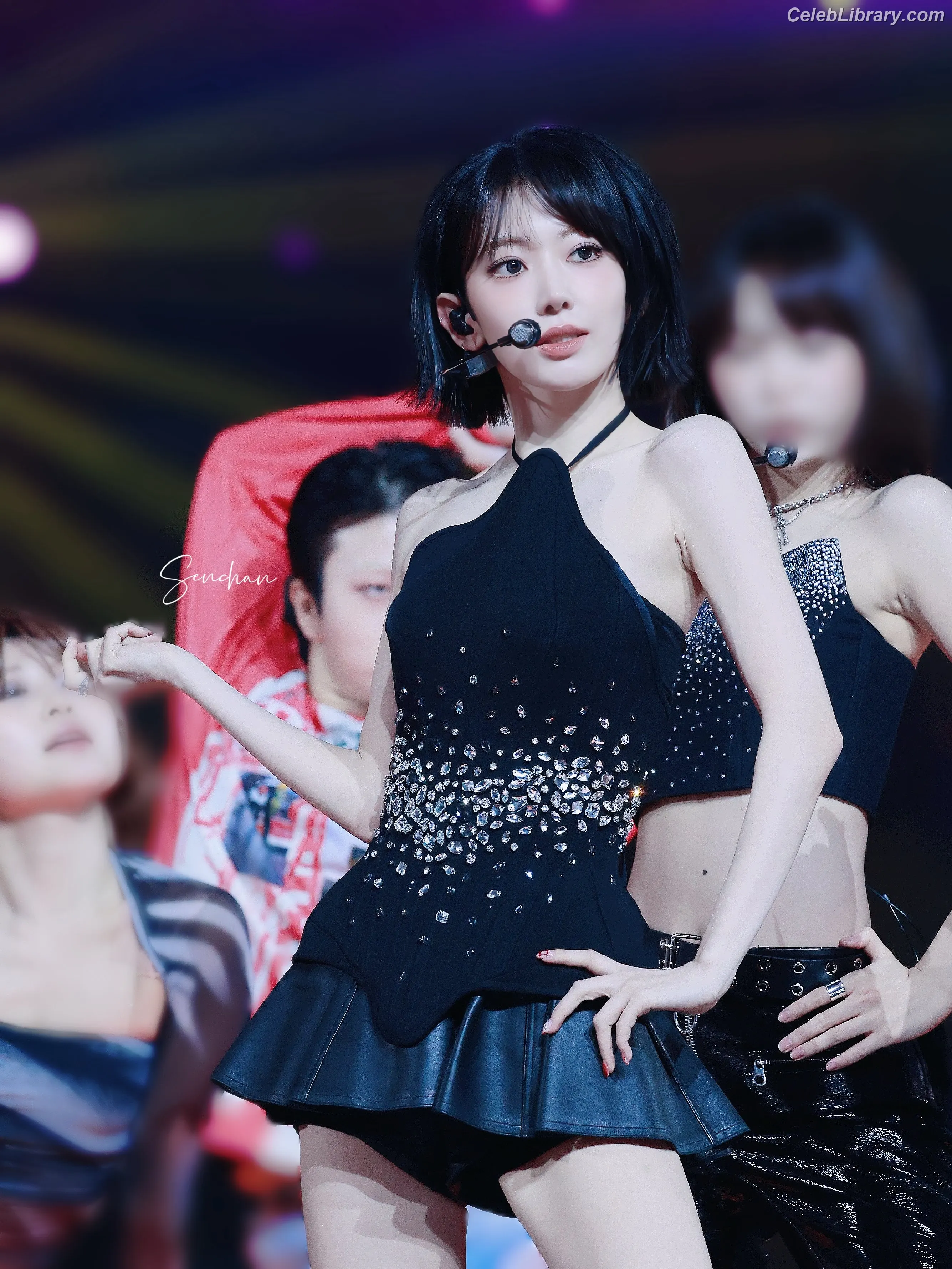 Sakura Miyawaki 宮脇 咲良  LESSERAFIM photo 13 of 729