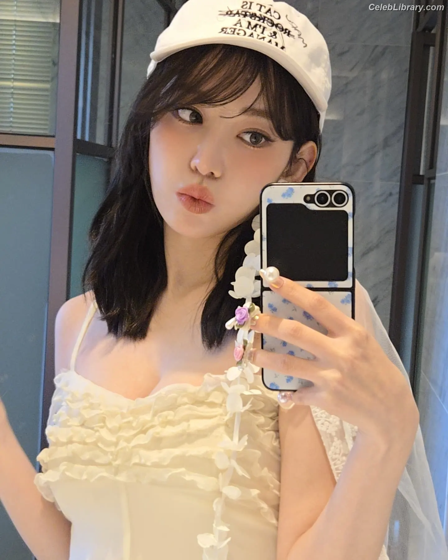 Sakura Miyawaki 宮脇 咲良 LESSERAFIM photo 10 of 729