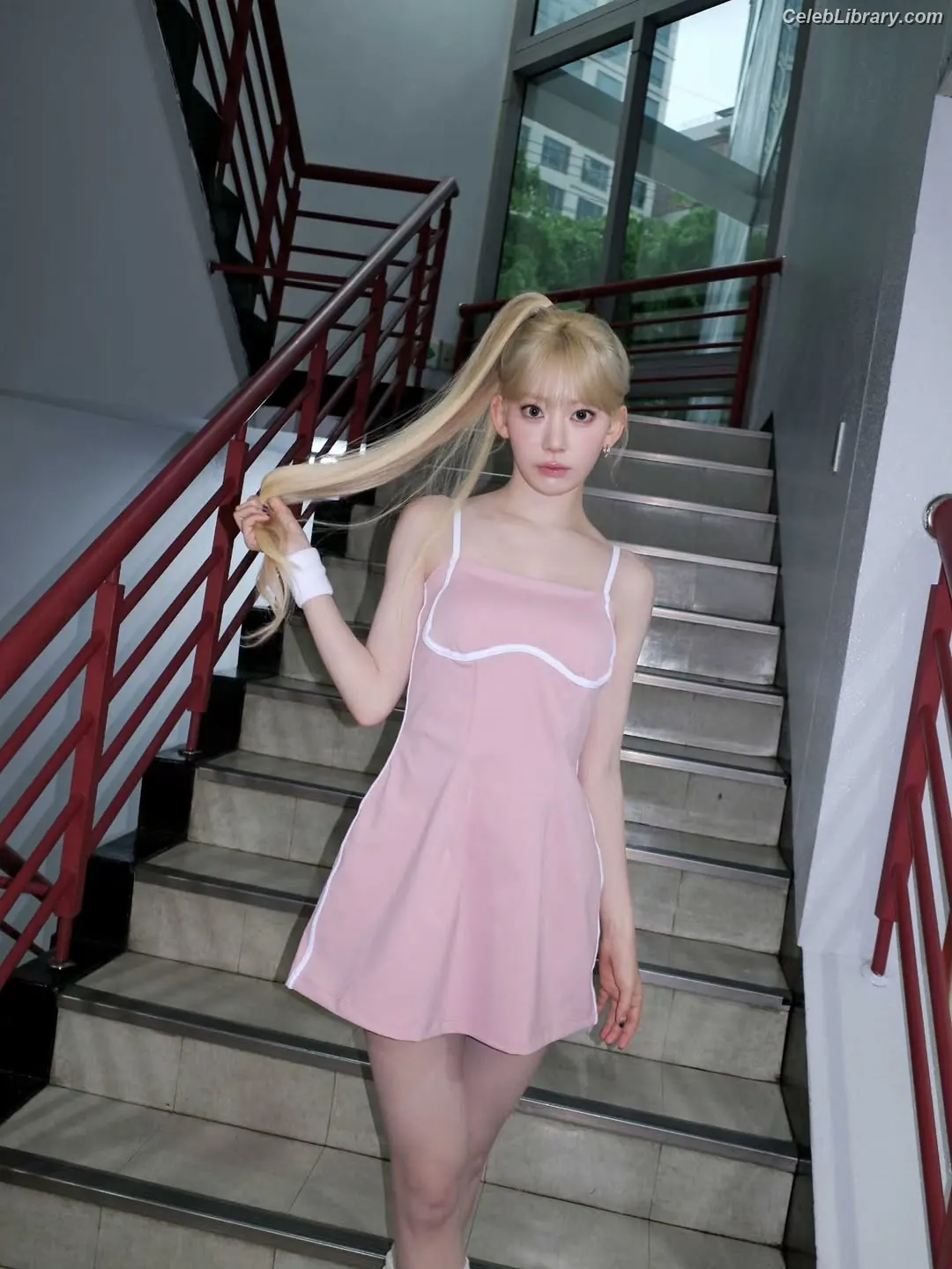 Sakura Miyawaki 宮脇 咲良 LESSERAFIM photo 20 of 729