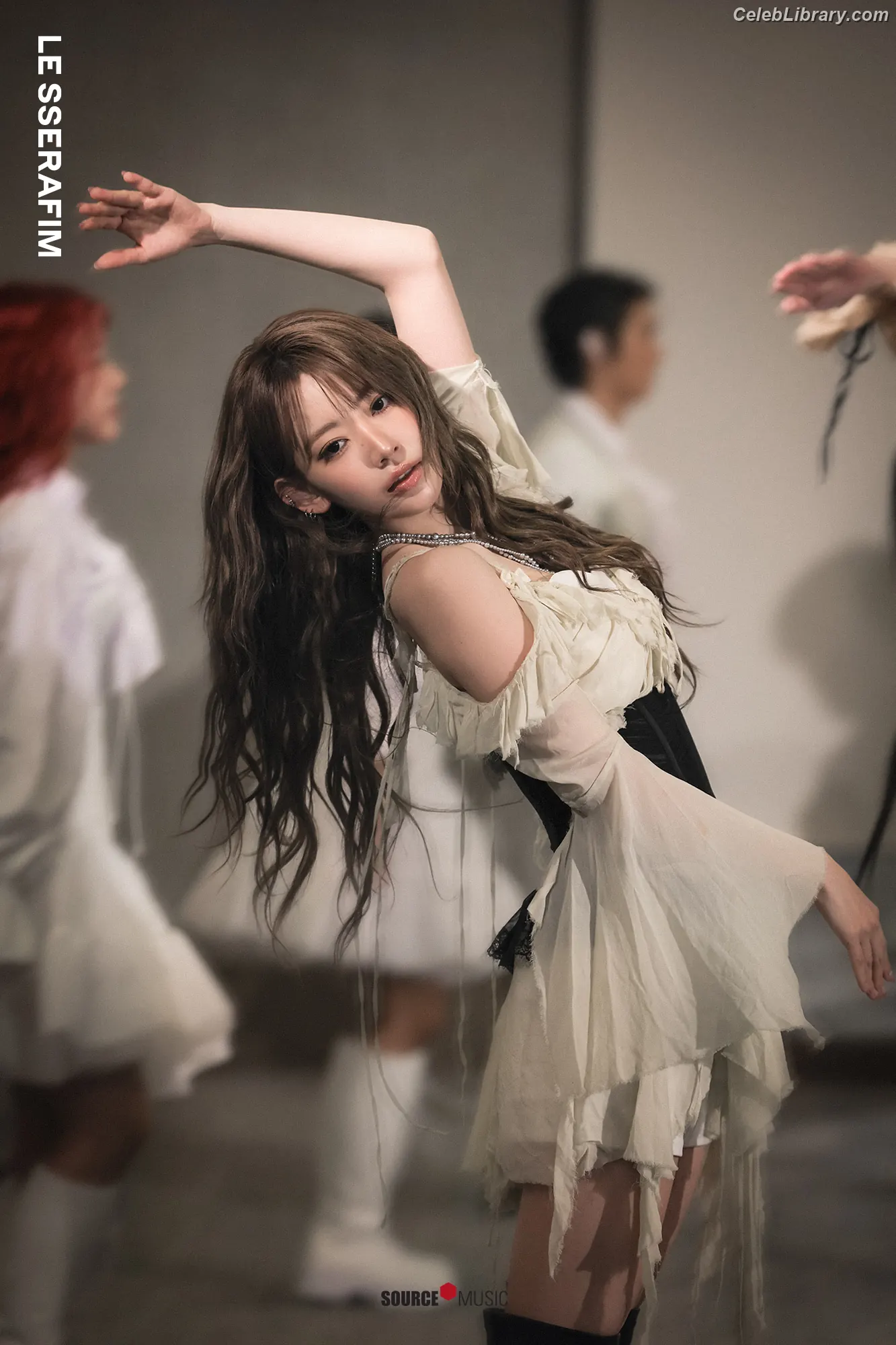 Sakura Miyawaki 宮脇 咲良  LESSERAFIM photo 24 of 729