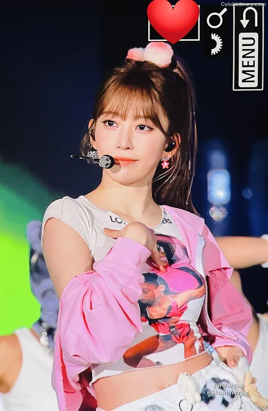 Sakura Miyawaki 宮脇 咲良  LESSERAFIM photo 3 of 730