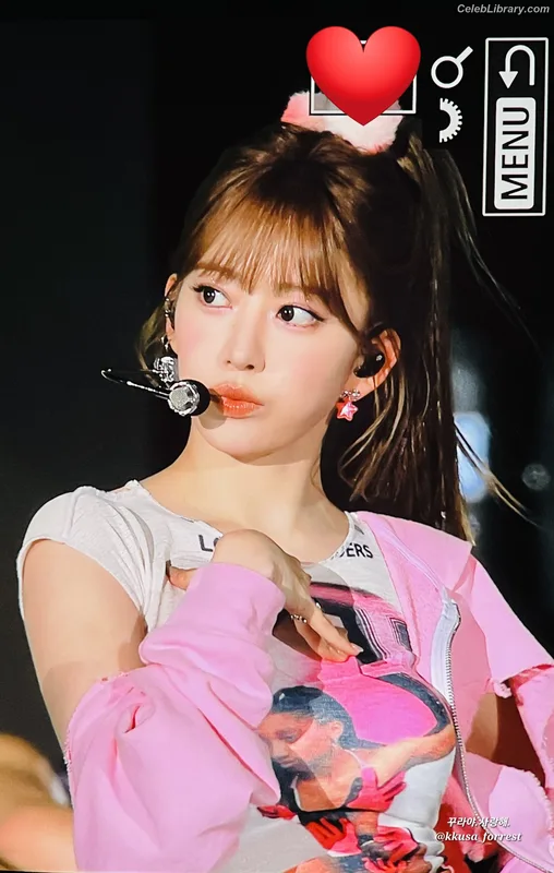 Sakura Miyawaki 宮脇 咲良  LESSERAFIM photo 4 of 730