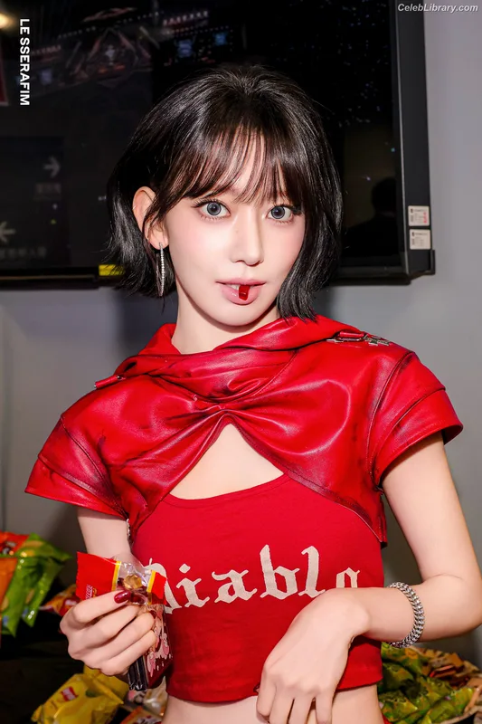 Sakura Miyawaki 宮脇 咲良 LESSERAFIM photo 21 of 730