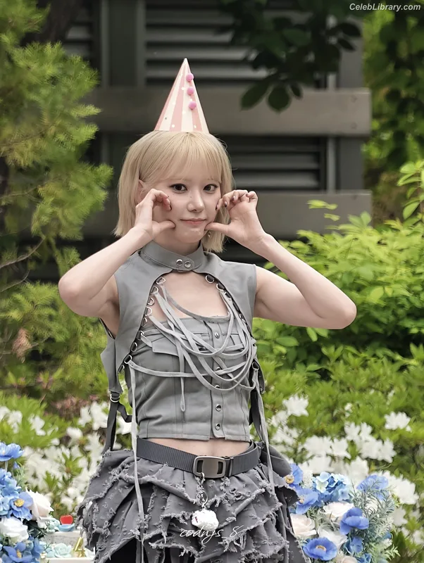 Sakura Miyawaki 宮脇 咲良 LESSERAFIM photo 5 of 730