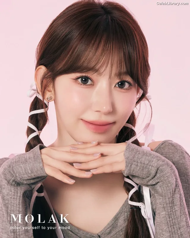 Sakura Miyawaki 宮脇 咲良 LESSERAFIM photo 2 of 730