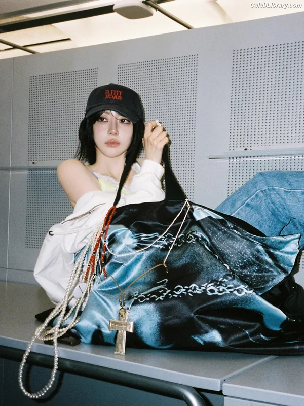 Sakura Miyawaki 宮脇 咲良 LESSERAFIM photo 8 of 730