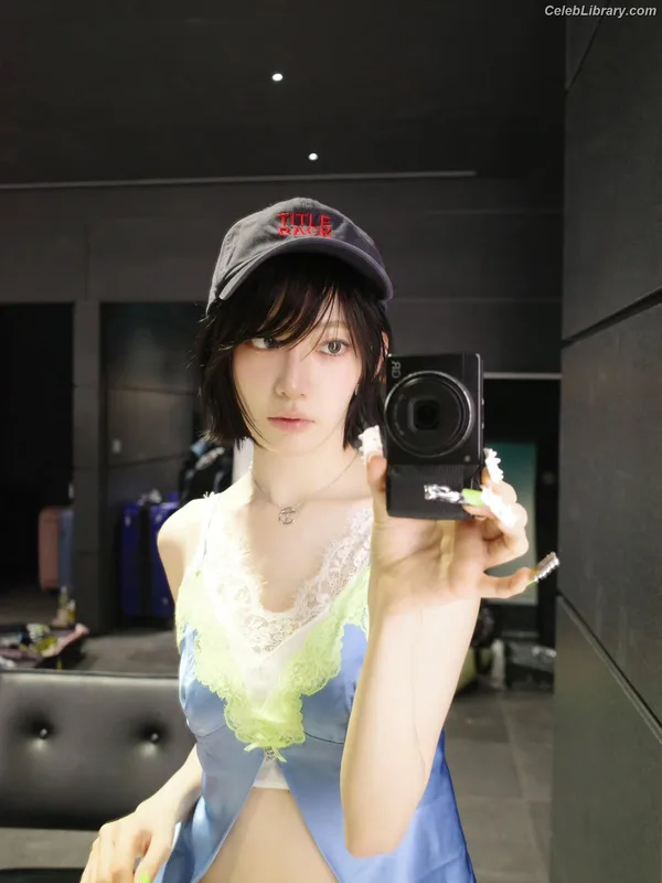 Sakura Miyawaki 宮脇 咲良 LESSERAFIM photo 11 of 730
