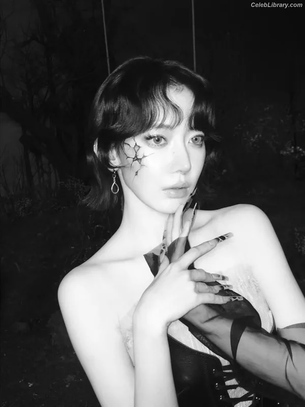 Sakura Miyawaki 宮脇 咲良 LESSERAFIM photo 19 of 730