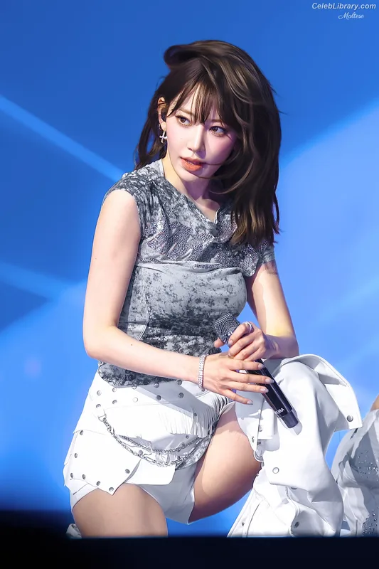 Sakura Miyawaki 宮脇 咲良 LESSERAFIM photo 22 of 730
