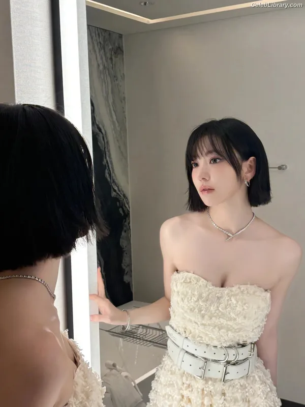 Sakura Miyawaki 宮脇 咲良  LESSERAFIM photo 20 of 730