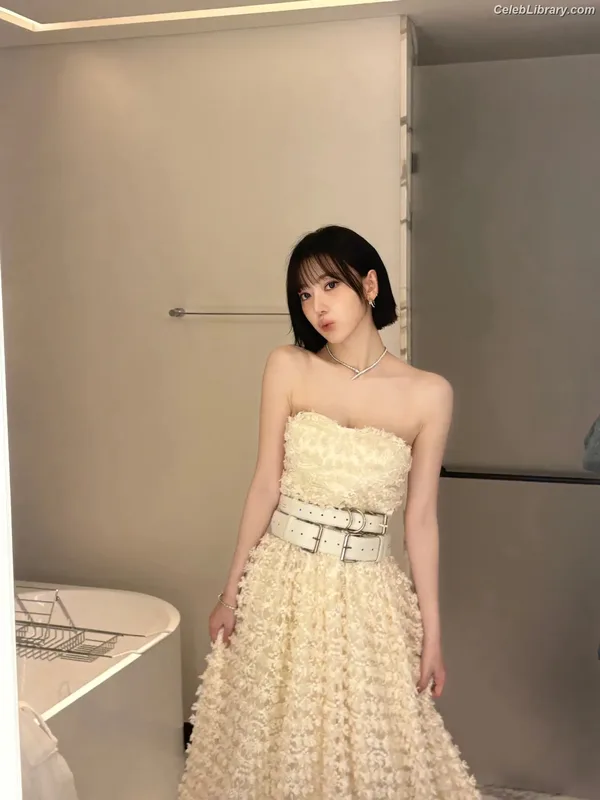 Sakura Miyawaki 宮脇 咲良  LESSERAFIM photo 22 of 730