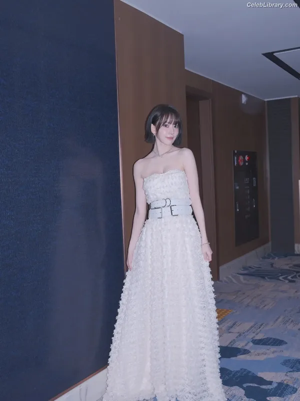 Sakura Miyawaki 宮脇 咲良  LESSERAFIM photo 24 of 730
