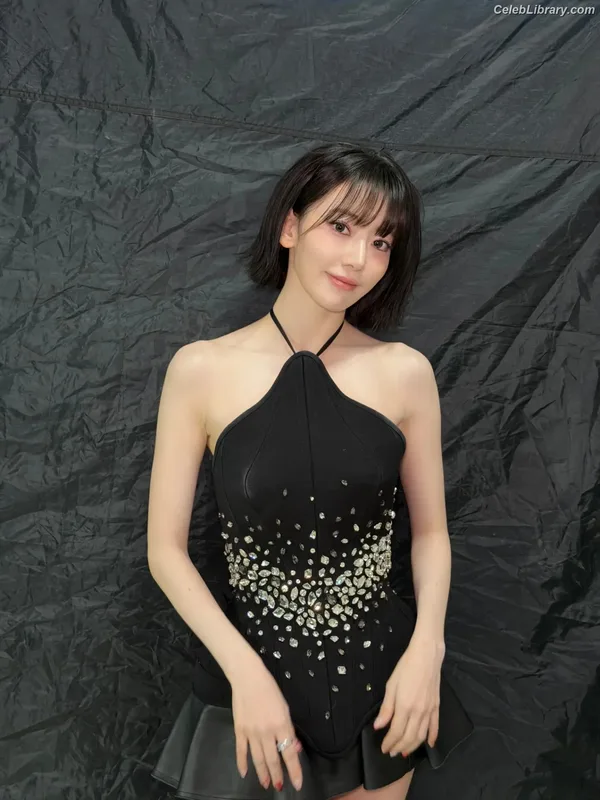 Sakura Miyawaki 宮脇 咲良  LESSERAFIM photo 4 of 730