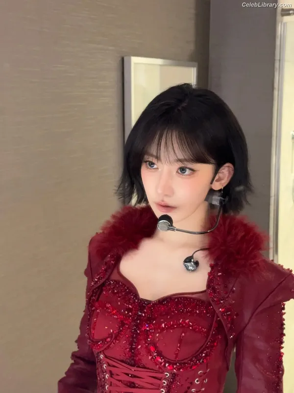 Sakura Miyawaki 宮脇 咲良  LESSERAFIM photo 20 of 730