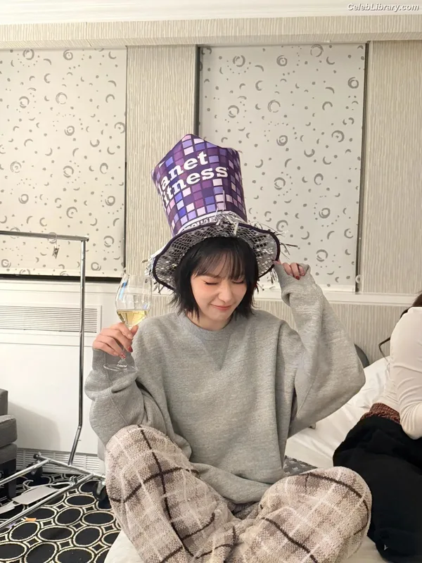 Sakura Miyawaki 宮脇 咲良 LESSERAFIM photo 11 of 730