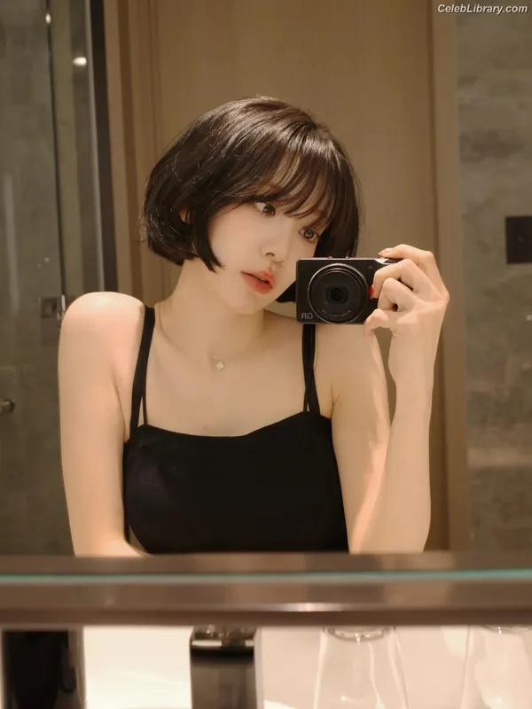 Sakura Miyawaki 宮脇 咲良 LESSERAFIM photo 16 of 730