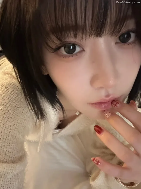 Sakura Miyawaki 宮脇 咲良 LESSERAFIM photo 17 of 730