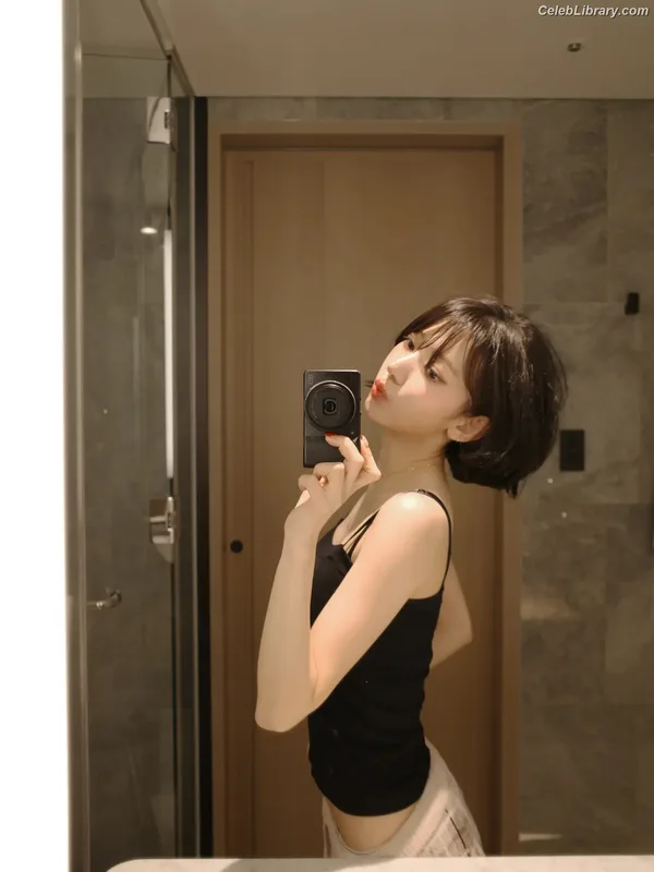 Sakura Miyawaki 宮脇 咲良 LESSERAFIM photo 18 of 730