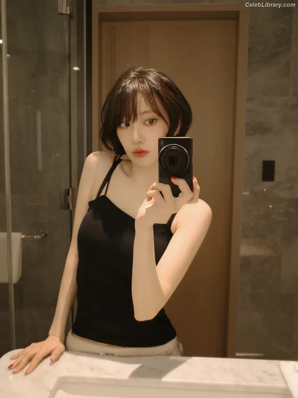 Sakura Miyawaki 宮脇 咲良 LESSERAFIM photo 20 of 730