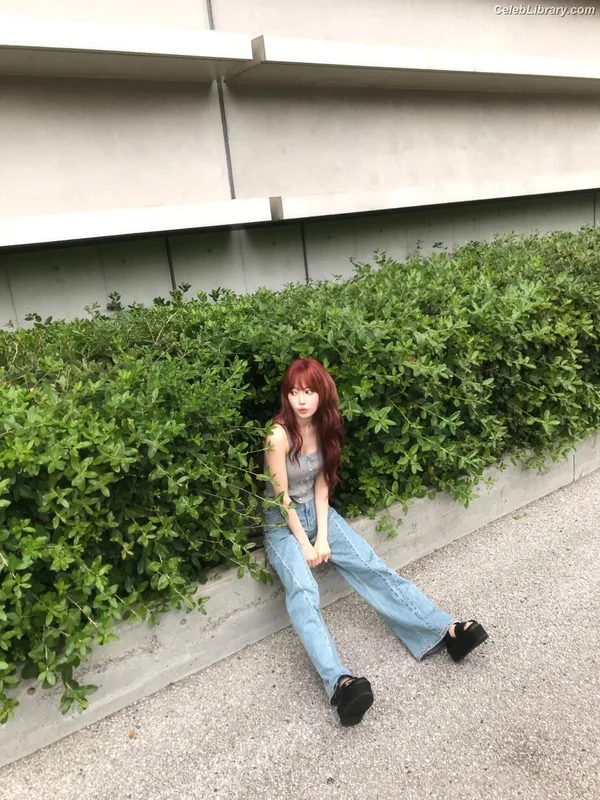 Sakura Miyawaki 宮脇 咲良 LESSERAFIM photo 24 of 730