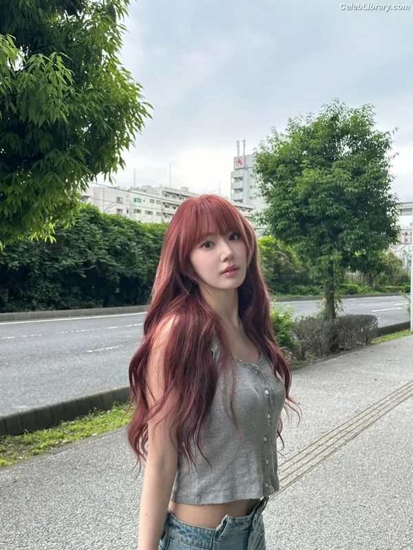Sakura Miyawaki 宮脇 咲良  LESSERAFIM photo 3 of 730