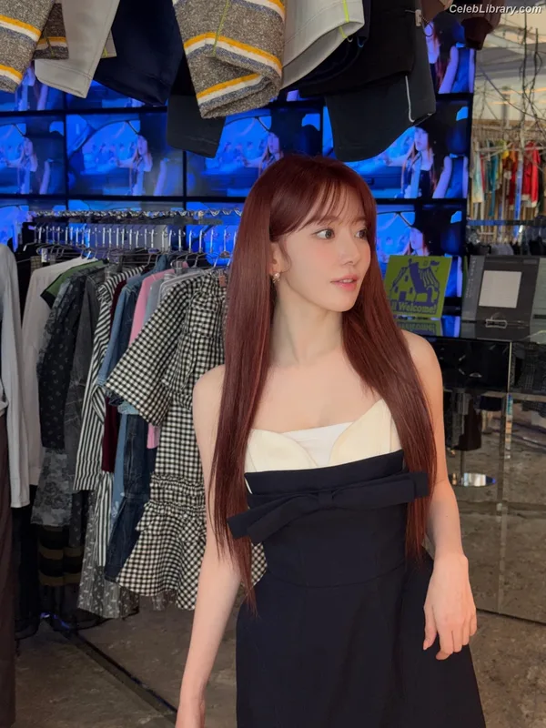 Sakura Miyawaki 宮脇 咲良  LESSERAFIM photo 16 of 730