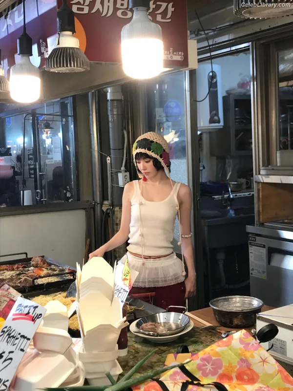 Sakura Miyawaki 宮脇 咲良  LESSERAFIM photo 1 of 730